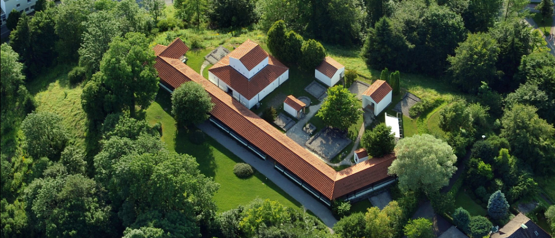 Luftbild: Gallorömischer Tempelbezirk im Umgangshalle im Archäologischen Park Cambodunum